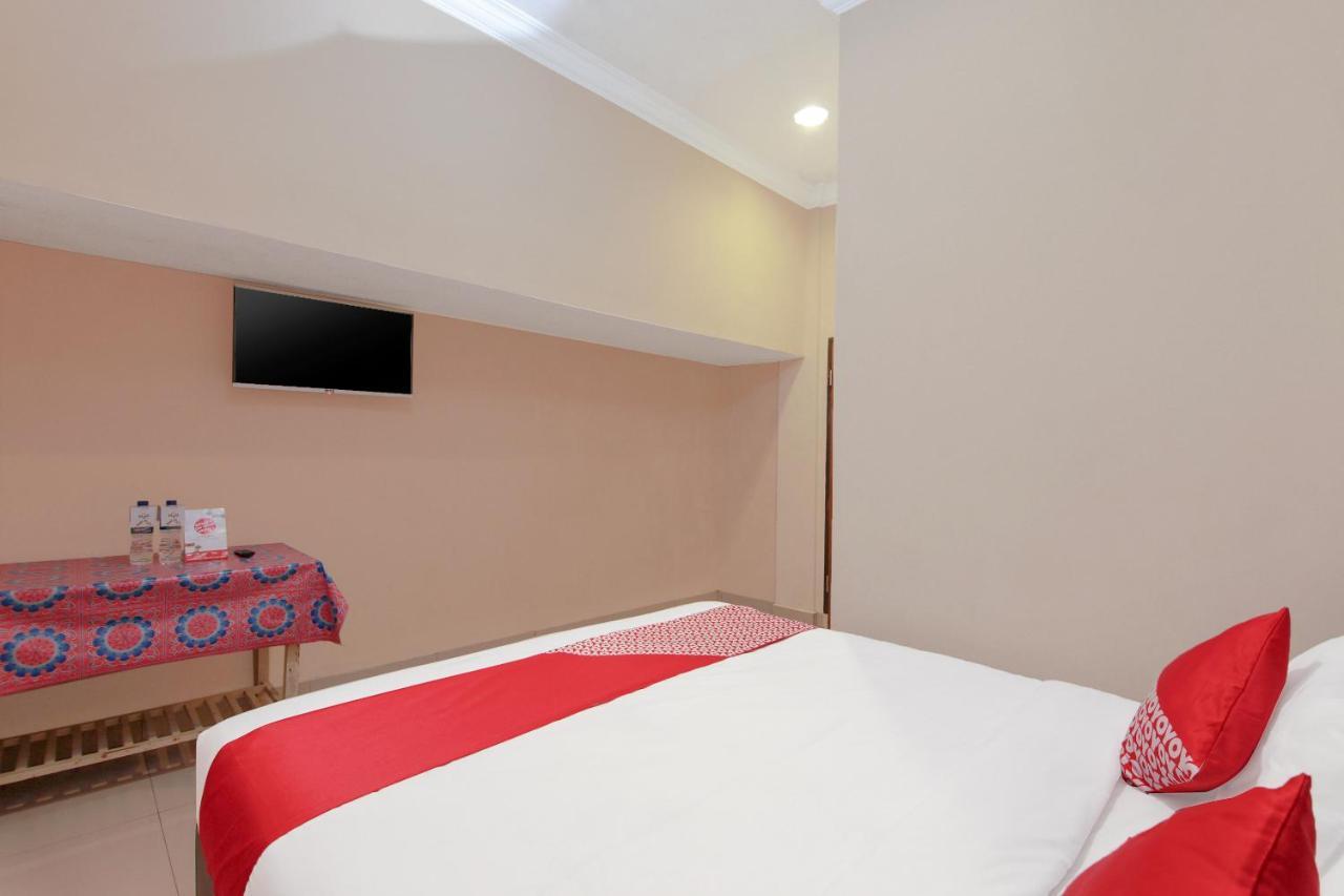 Oyo 799 Hotel Dieng Berastagi Eksteriør bilde