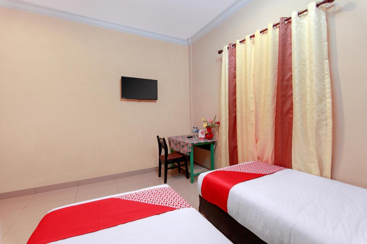 Oyo 799 Hotel Dieng Berastagi Eksteriør bilde